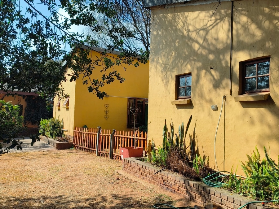 5 Bedroom Property for Sale in Eldoraigne Gauteng