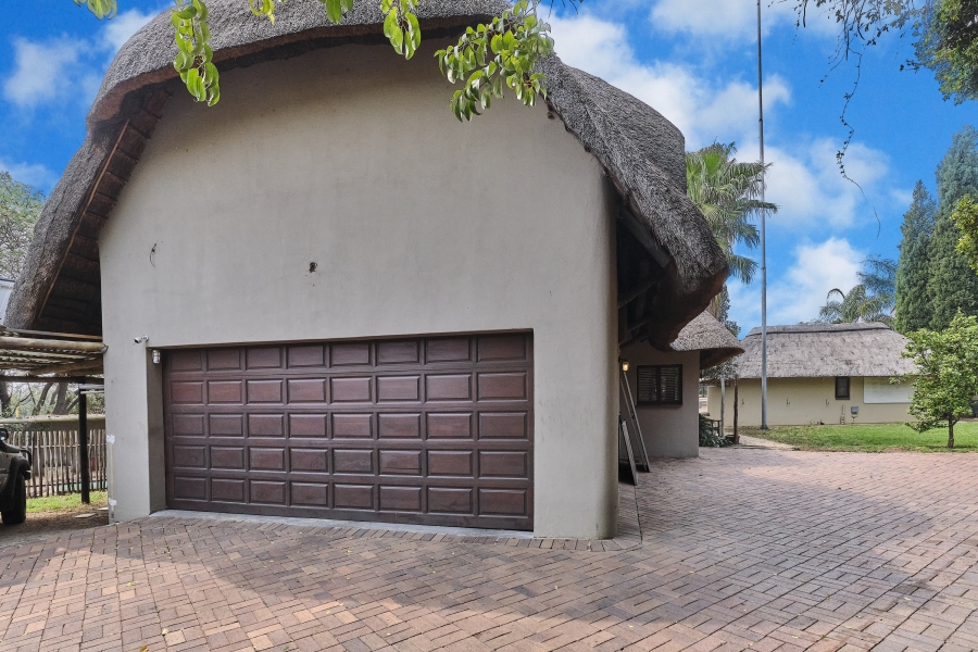 4 Bedroom Property for Sale in Lonehill Gauteng