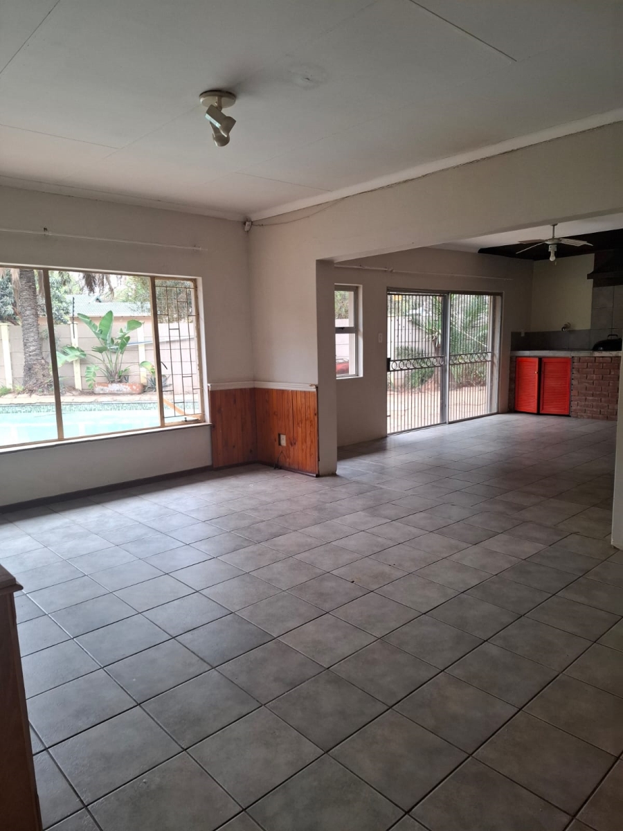 To Let 3 Bedroom Property for Rent in Pierre Van Ryneveld Gauteng