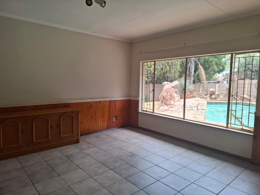 To Let 3 Bedroom Property for Rent in Pierre Van Ryneveld Gauteng