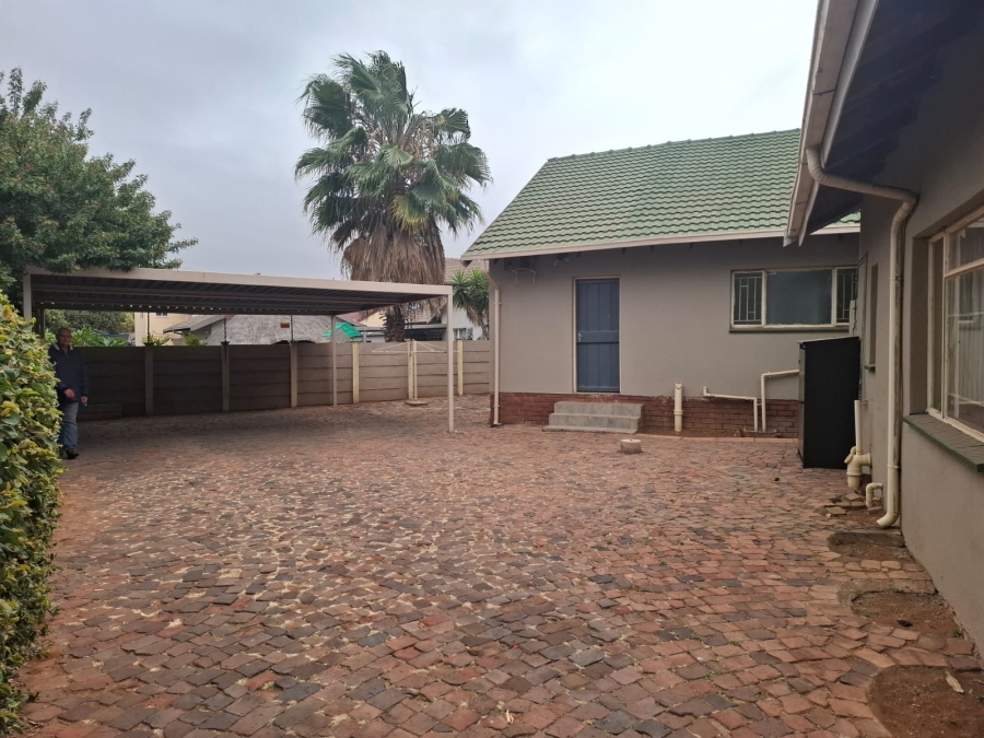 To Let 3 Bedroom Property for Rent in Pierre Van Ryneveld Gauteng