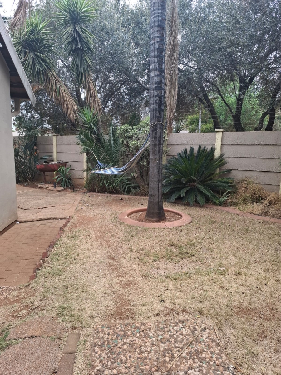 To Let 3 Bedroom Property for Rent in Pierre Van Ryneveld Gauteng