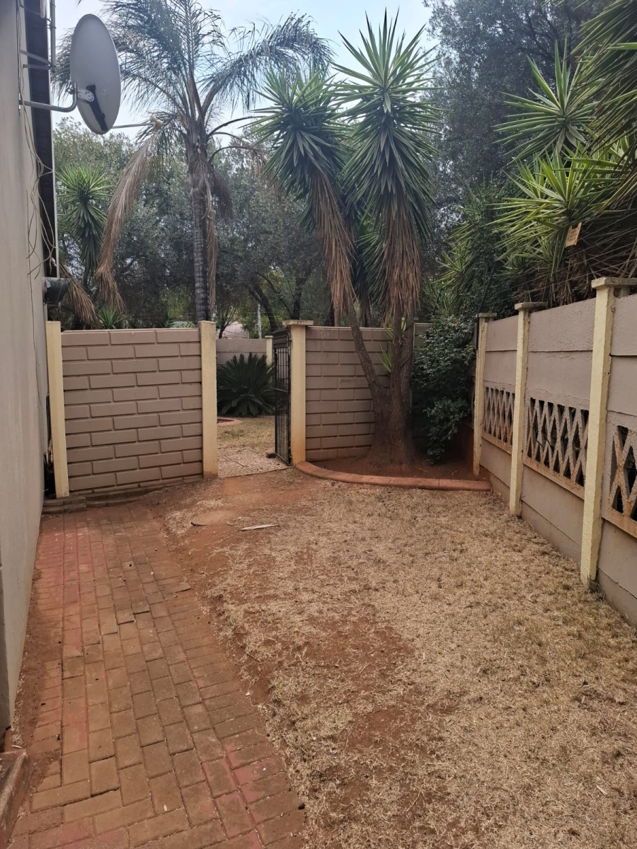 To Let 3 Bedroom Property for Rent in Pierre Van Ryneveld Gauteng