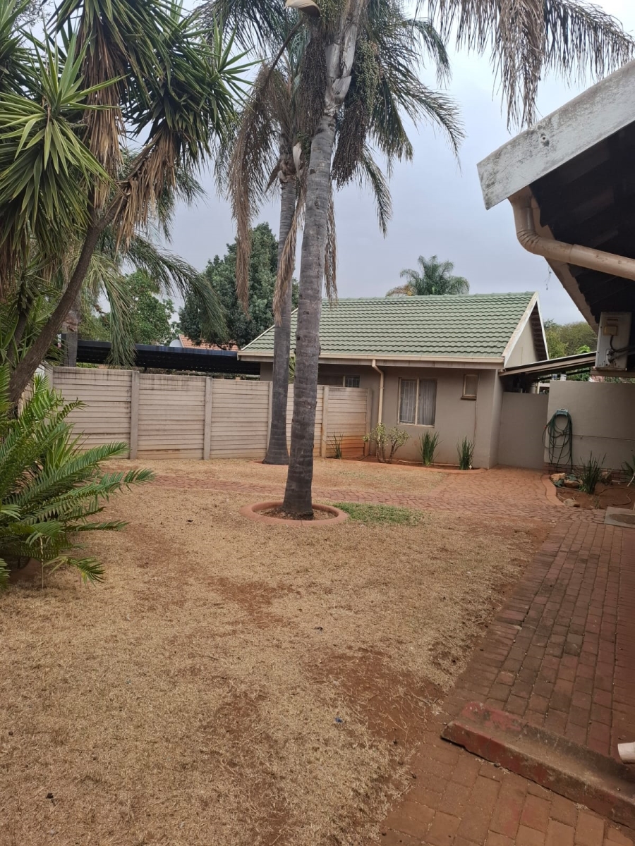 To Let 3 Bedroom Property for Rent in Pierre Van Ryneveld Gauteng