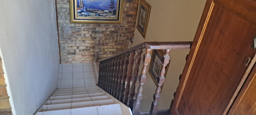 5 Bedroom Property for Sale in Moretele Park Gauteng