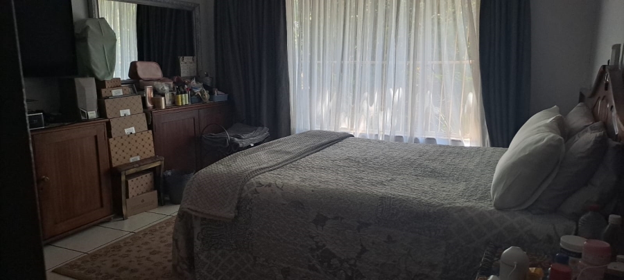 5 Bedroom Property for Sale in Moretele Park Gauteng