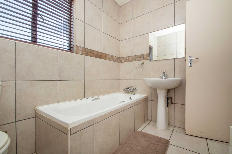 2 Bedroom Property for Sale in Sugar Bush Estate Gauteng