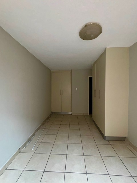 To Let 1 Bedroom Property for Rent in Die Hoewes Gauteng