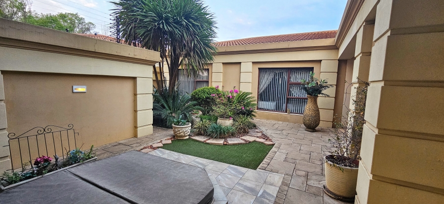 3 Bedroom Property for Sale in Three Rivers Proper Gauteng