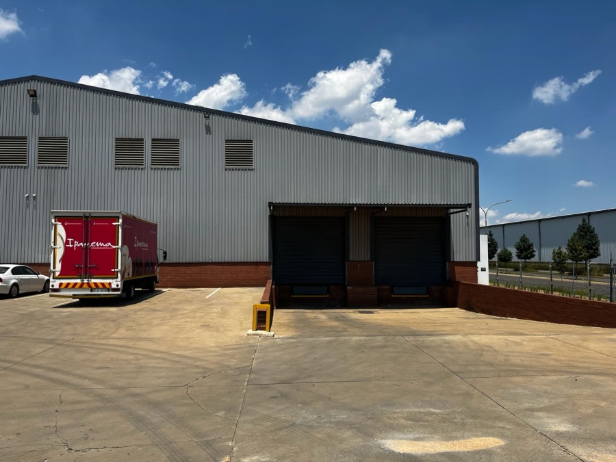 To Let commercial Property for Rent in Gosforth Park Gauteng