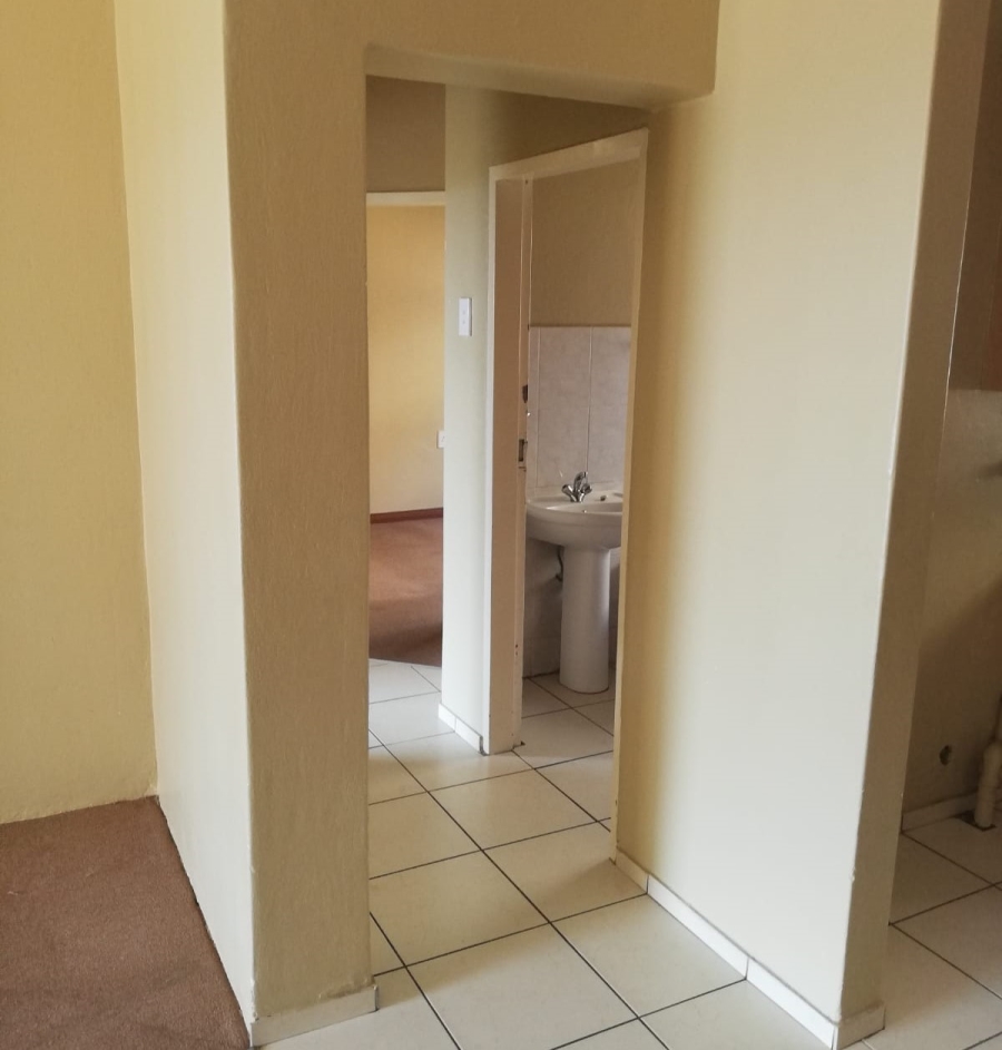 2 Bedroom Property for Sale in Little Falls Gauteng