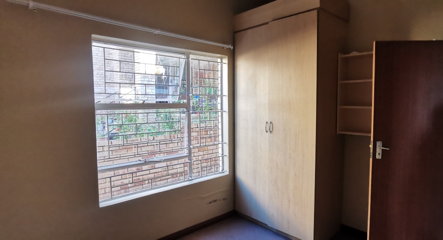 2 Bedroom Property for Sale in Little Falls Gauteng