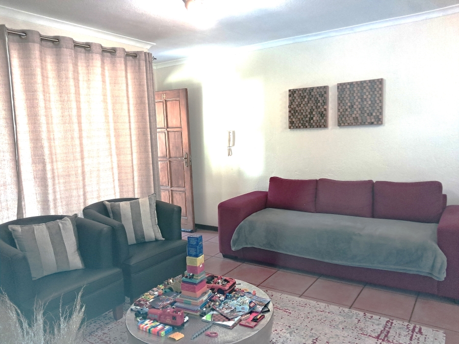 2 Bedroom Property for Sale in Little Falls Gauteng