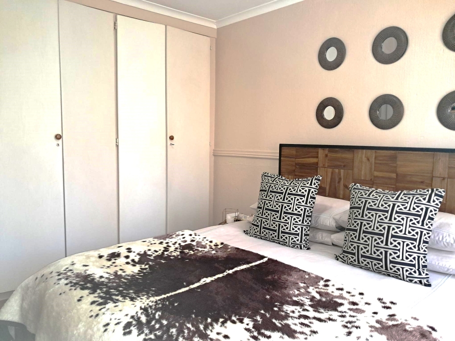 2 Bedroom Property for Sale in Little Falls Gauteng