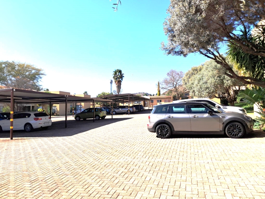 2 Bedroom Property for Sale in Little Falls Gauteng