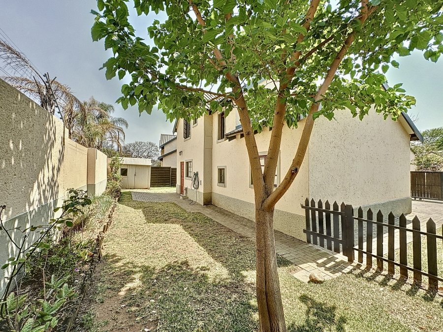 2 Bedroom Property for Sale in Equestria Gauteng