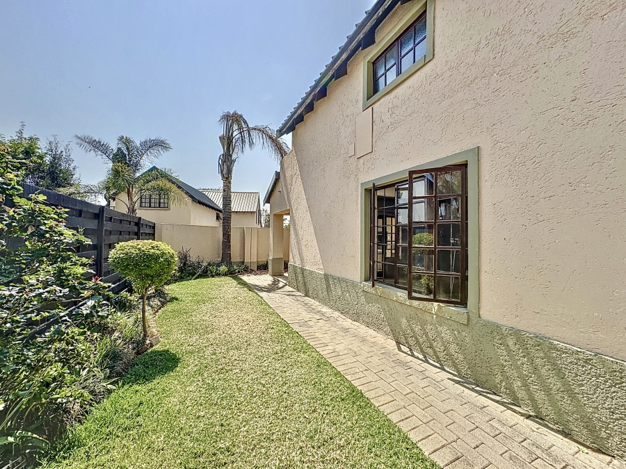 2 Bedroom Property for Sale in Equestria Gauteng