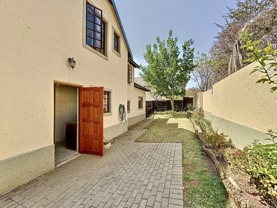 2 Bedroom Property for Sale in Equestria Gauteng