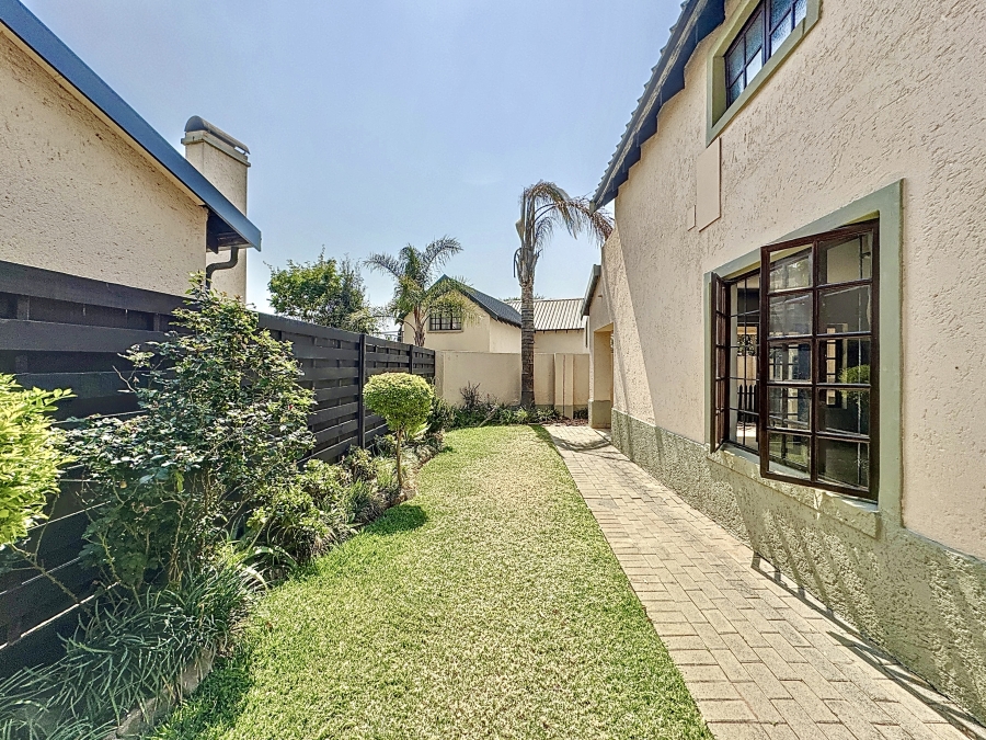 2 Bedroom Property for Sale in Equestria Gauteng