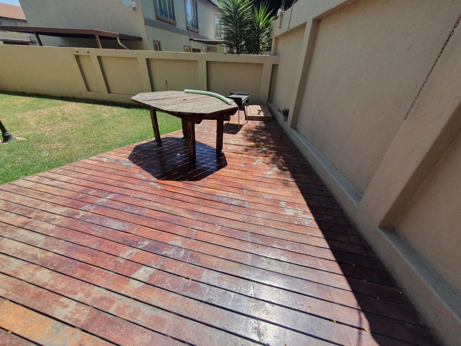 To Let 2 Bedroom Property for Rent in Annlin Gauteng