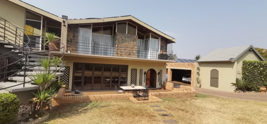 4 Bedroom Property for Sale in Oakdene Gauteng