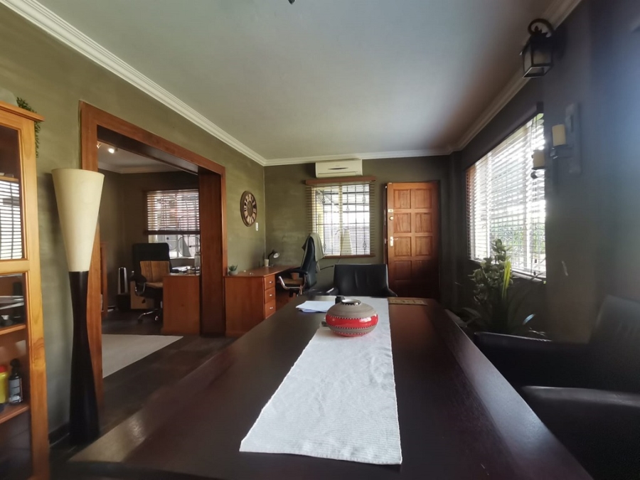 4 Bedroom Property for Sale in Oakdene Gauteng