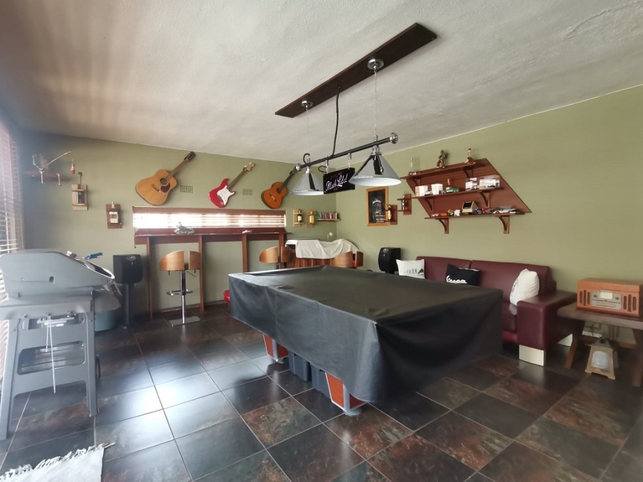 4 Bedroom Property for Sale in Oakdene Gauteng