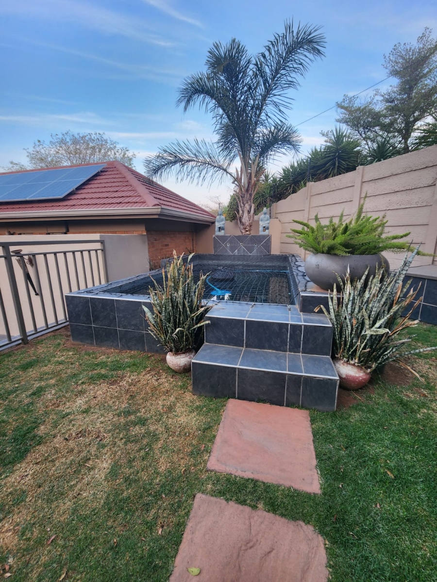 3 Bedroom Property for Sale in Edenvale Central Gauteng