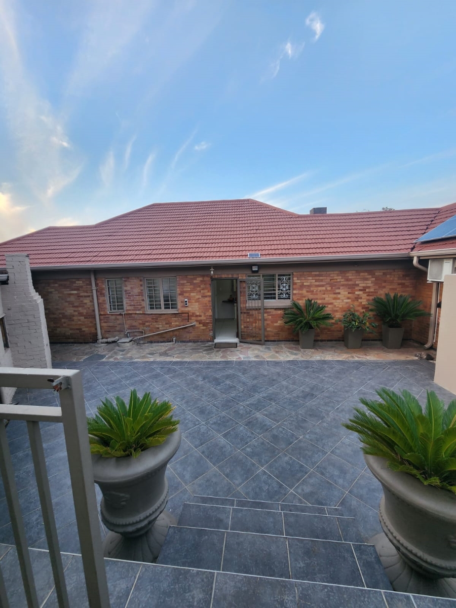 3 Bedroom Property for Sale in Edenvale Central Gauteng