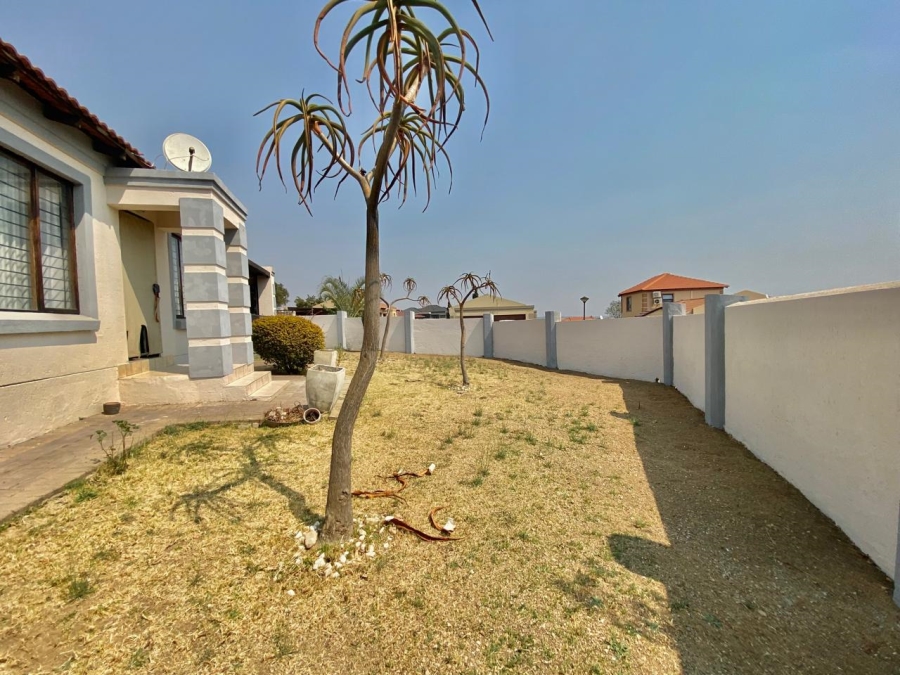 To Let 2 Bedroom Property for Rent in The Reeds Gauteng