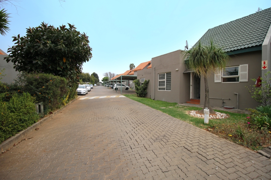 3 Bedroom Property for Sale in Weltevreden Park Gauteng