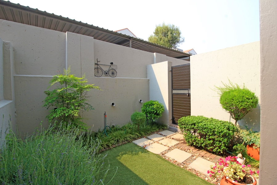 1 Bedroom Property for Sale in Sunninghill Gauteng