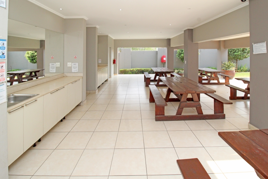 1 Bedroom Property for Sale in Sunninghill Gauteng