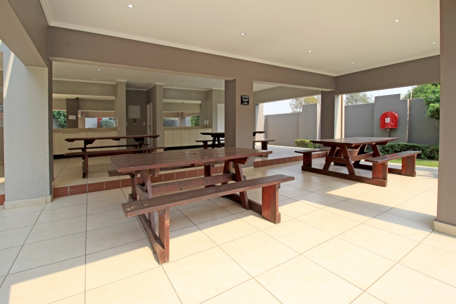 1 Bedroom Property for Sale in Sunninghill Gauteng