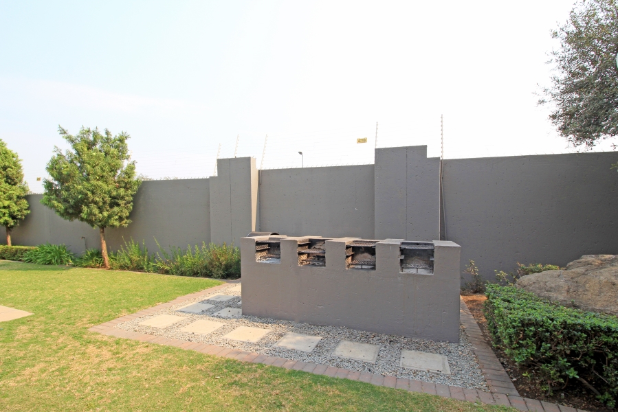 1 Bedroom Property for Sale in Sunninghill Gauteng