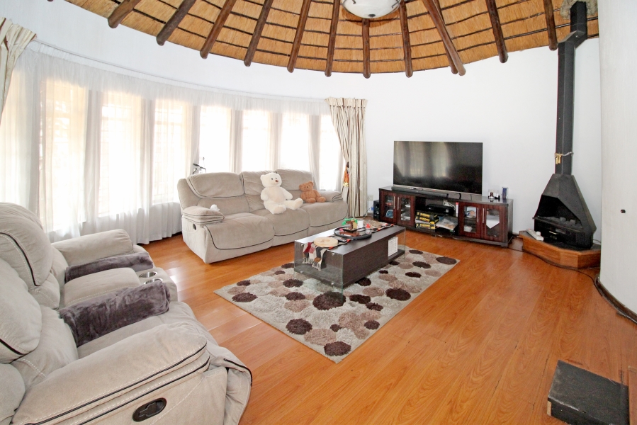 4 Bedroom Property for Sale in Buccleuch Gauteng