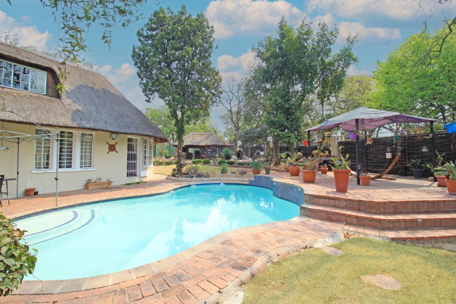 4 Bedroom Property for Sale in Buccleuch Gauteng