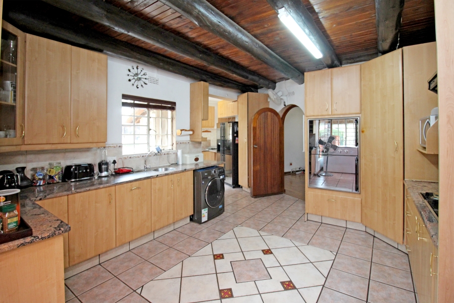 4 Bedroom Property for Sale in Buccleuch Gauteng