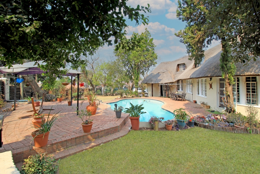 4 Bedroom Property for Sale in Buccleuch Gauteng