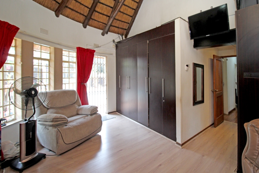 4 Bedroom Property for Sale in Buccleuch Gauteng