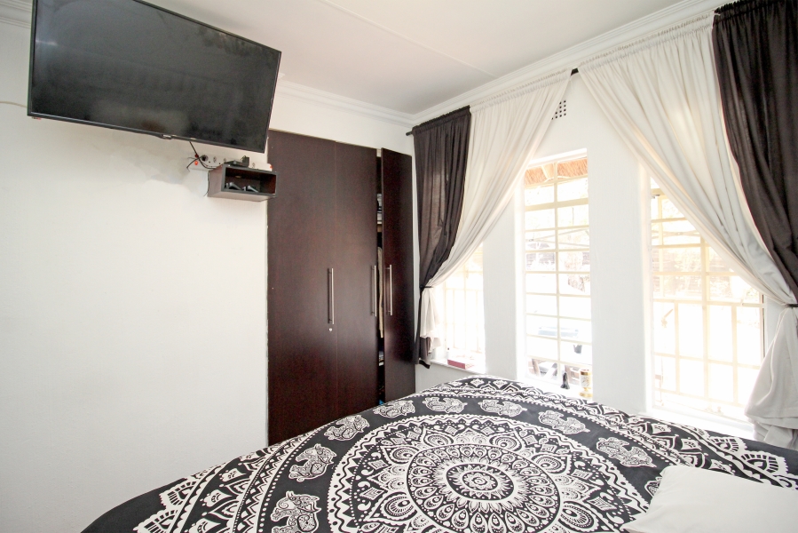 4 Bedroom Property for Sale in Buccleuch Gauteng