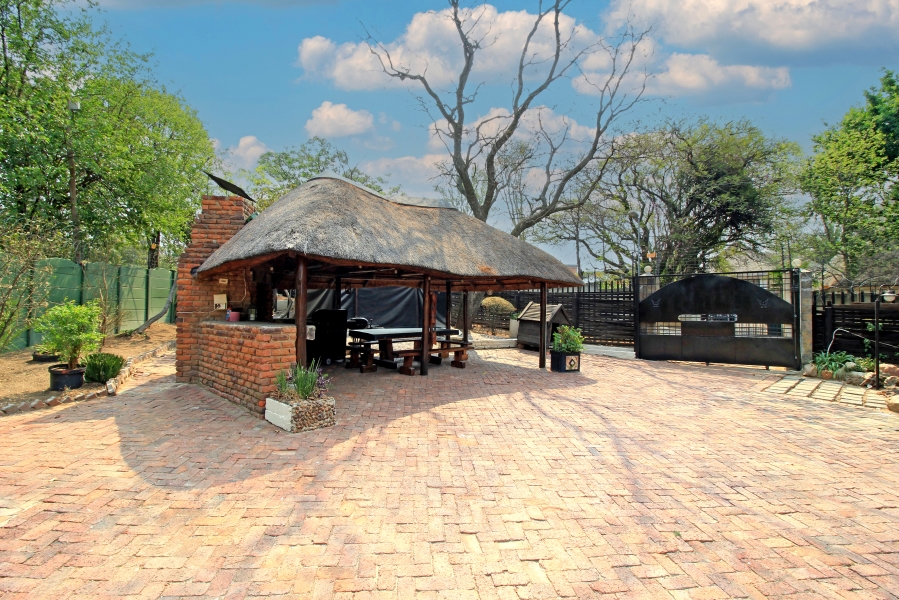 4 Bedroom Property for Sale in Buccleuch Gauteng