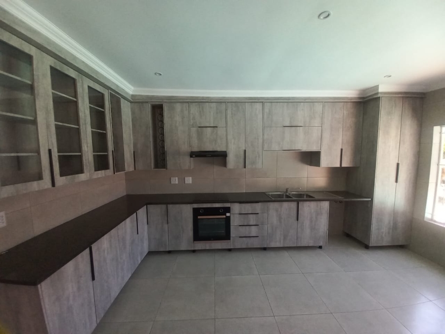 5 Bedroom Property for Sale in Rynfield Gauteng