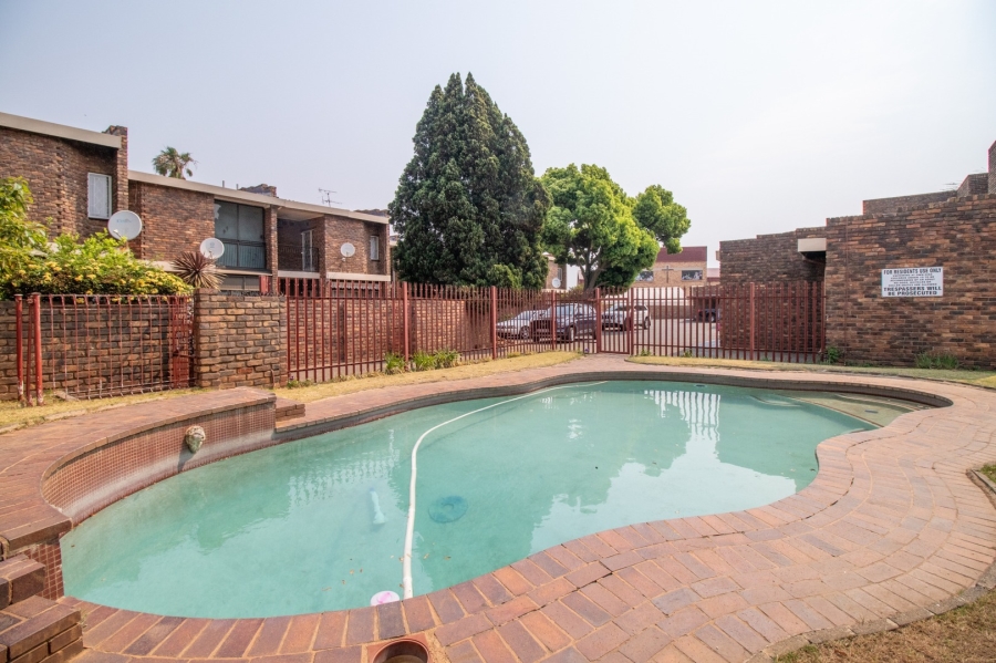 3 Bedroom Property for Sale in Crystal Park Gauteng