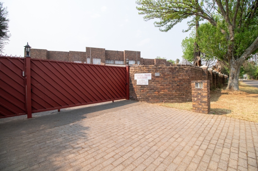 3 Bedroom Property for Sale in Crystal Park Gauteng