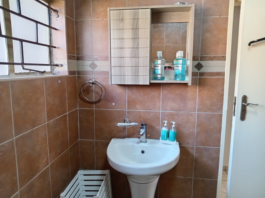 5 Bedroom Property for Sale in Presidents Dam Gauteng