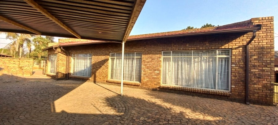 5 Bedroom Property for Sale in New State Areas Gauteng