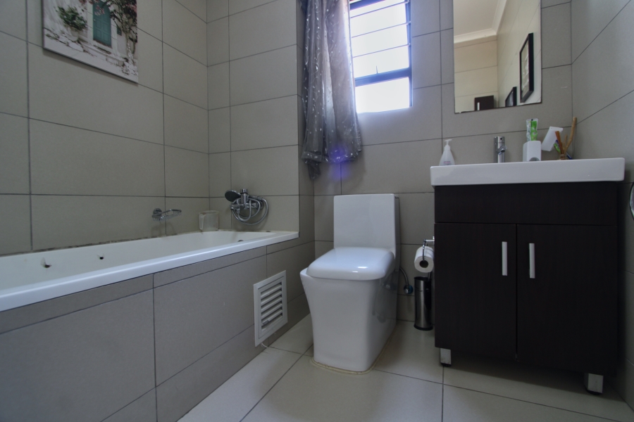 2 Bedroom Property for Sale in Carlswald Gauteng