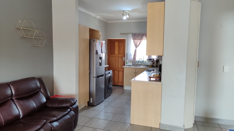 2 Bedroom Property for Sale in Noordwyk Gauteng