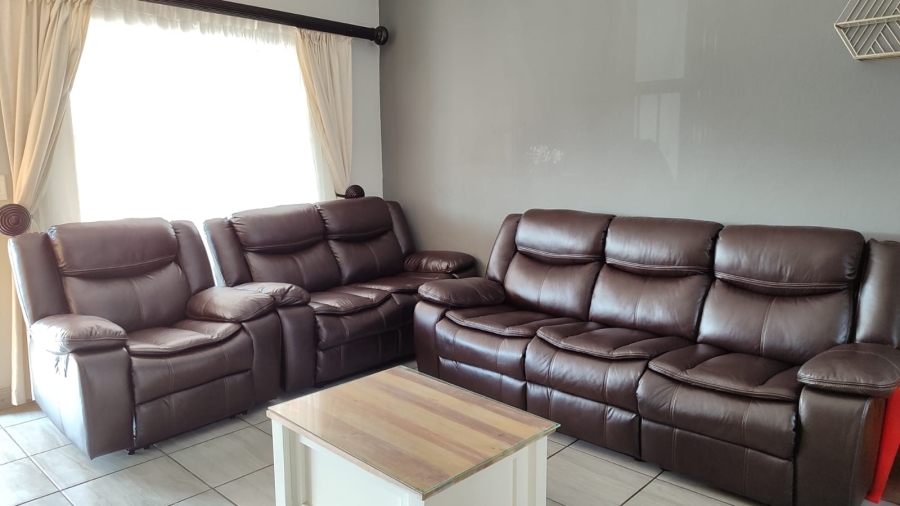 2 Bedroom Property for Sale in Noordwyk Gauteng